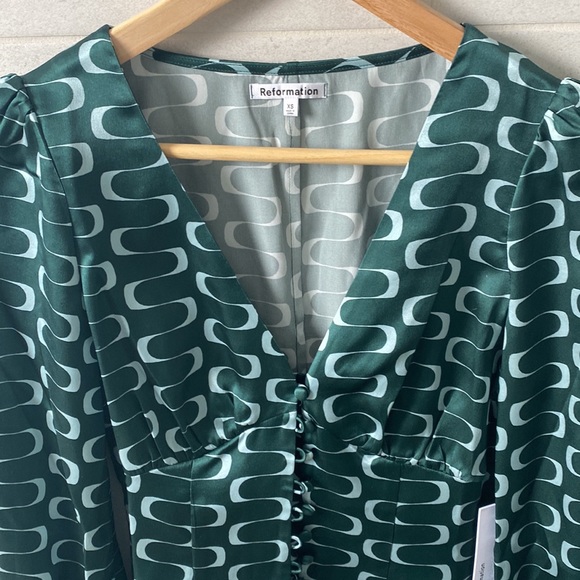 Reformation Candance Top. Pristine. - Picture 2 of 4